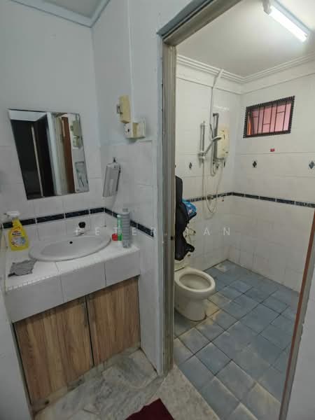 Rumah Banglo untuk Disewa di Taman Tasik Semenyih (Semenyih) - Peter Tan - Bathroom - PropertyGuru.com.my