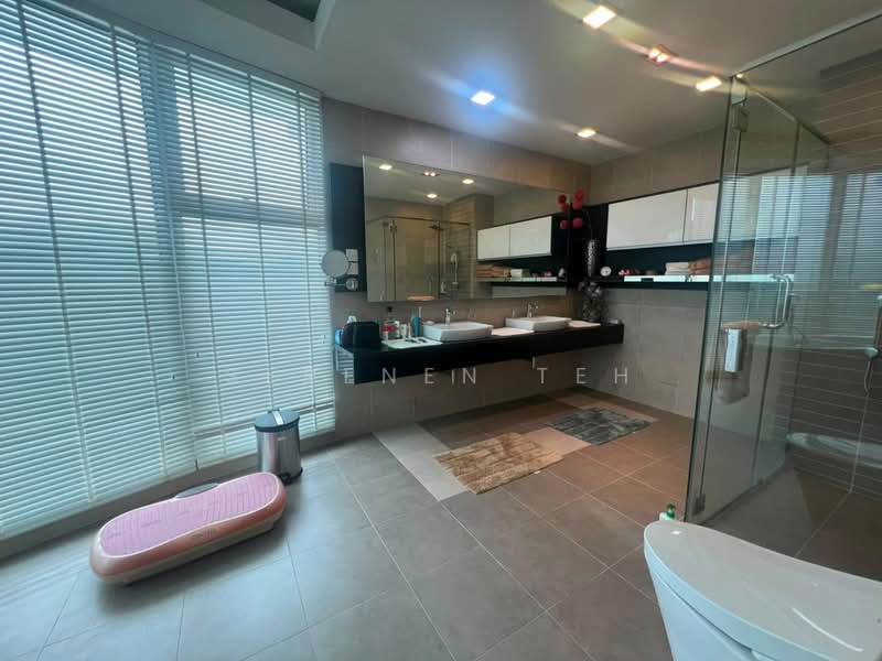 Kondominium untuk Dijual di Gurney Paragon - SERENEN TEH - Bathroom - PropertyGuru.com.my