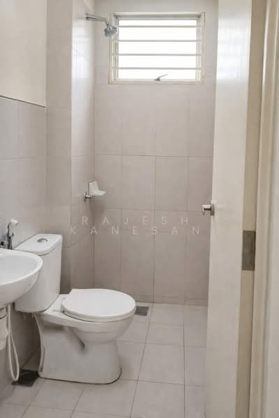 Terraced House for Sale in Bandar Country Homes (Rawang) - Rajesh Kanesan - Bathroom - PropertyGuru.com.my