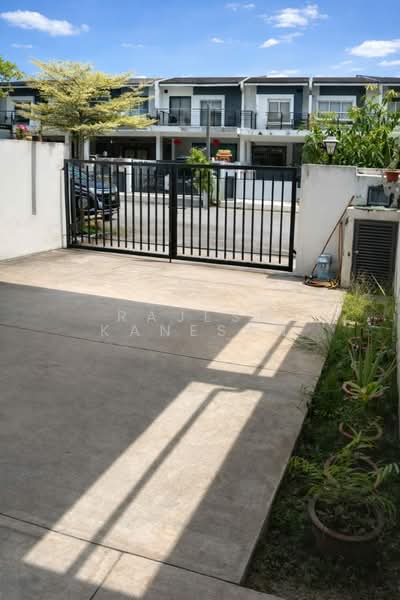 Terraced House for Sale in Bandar Country Homes (Rawang) - Rajesh Kanesan - Exterior - PropertyGuru.com.my
