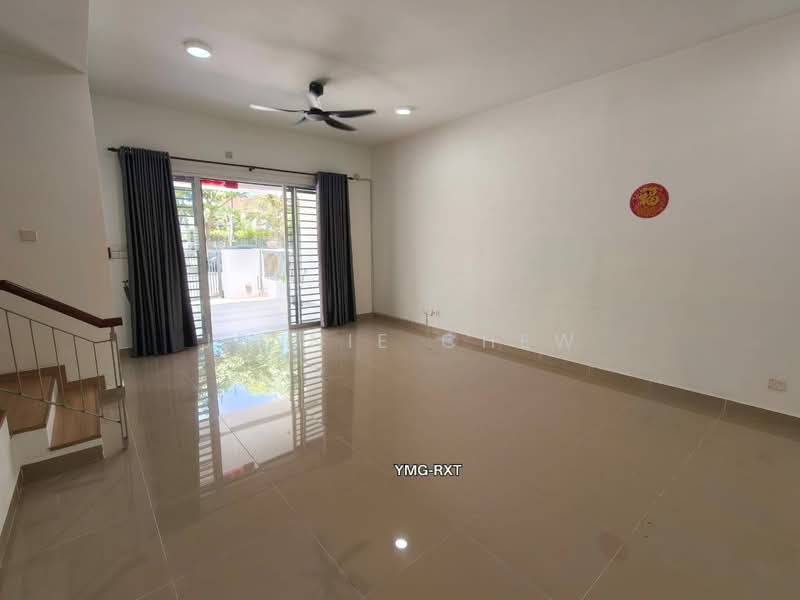 Rumah Teres 2-Tingkat untuk Dijual di Kota Bayuemas (Klang) - Jennie Chew - Living Room - PropertyGuru.com.my