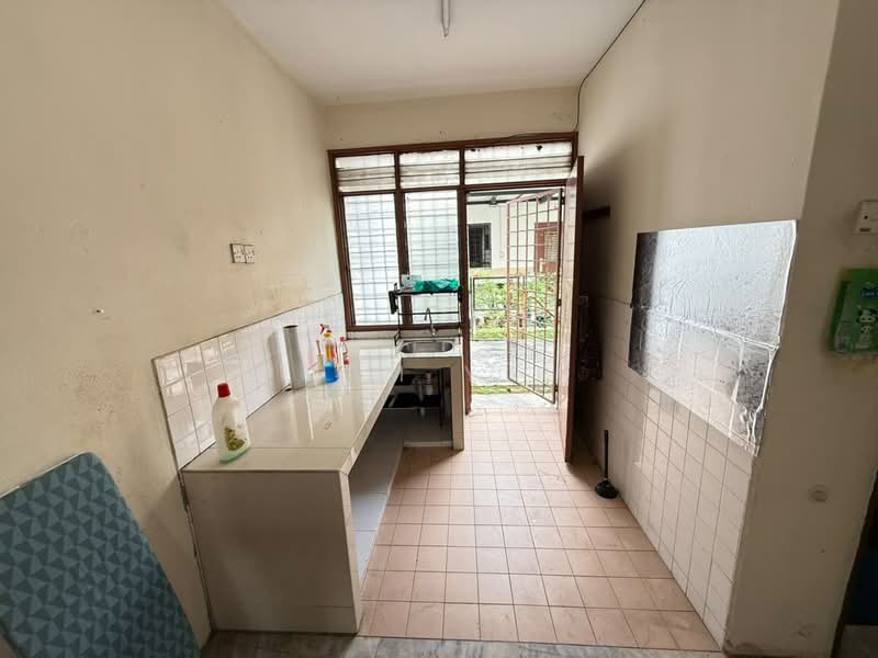 2-storey Terraced House for Sale in U5,Taman Subang Perdana (Shah Alam) - Tom Yip - Kitchen - PropertyGuru.com.my