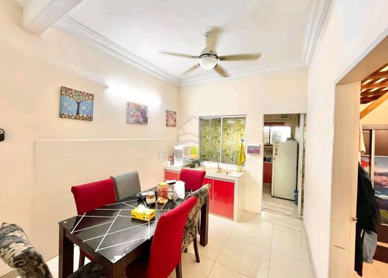 Rumah Teres 2 Tingkat untuk Dijual di Bandar Puteri Puchong (Puchong) - Haron Agen - Dining Room - PropertyGuru.com.my