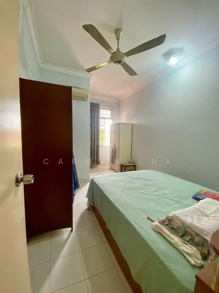 Rumah Teres 2 Tingkat untuk Dijual di Taman Angkasa Nuri (Durian Tunggal) - Carman Lua - Bedroom - PropertyGuru.com.my