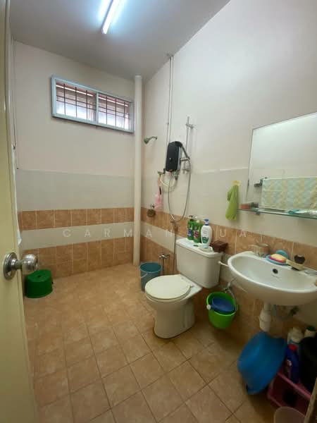 Rumah Teres 2 Tingkat untuk Dijual di Taman Angkasa Nuri (Durian Tunggal) - Carman Lua - Bathroom - PropertyGuru.com.my