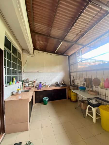 Rumah Teres 2 Tingkat untuk Dijual di Taman Angkasa Nuri (Durian Tunggal) - Carman Lua - Kitchen - PropertyGuru.com.my