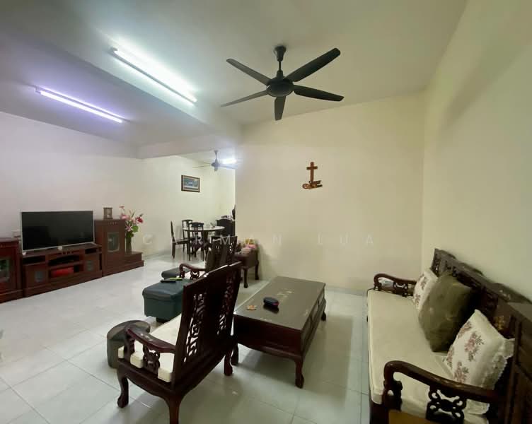 Rumah Teres 2 Tingkat untuk Dijual di Taman Angkasa Nuri (Durian Tunggal) - Carman Lua - Living Room - PropertyGuru.com.my