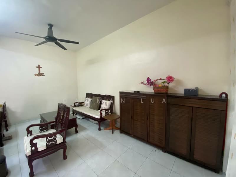 Rumah Teres 2 Tingkat untuk Dijual di Taman Angkasa Nuri (Durian Tunggal) - Carman Lua - Living Room - PropertyGuru.com.my