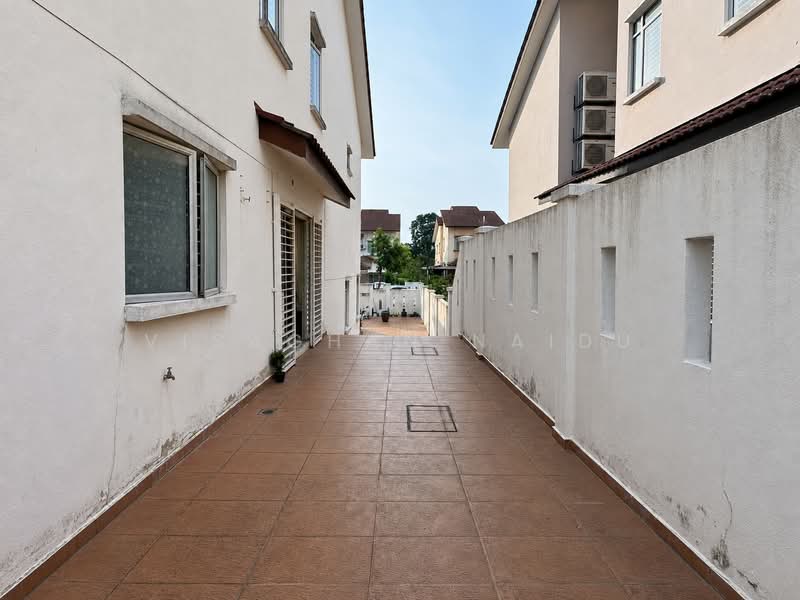 Semi-Detached House for Sale in Rawang (Selangor) - Visaghan Naidu - Exterior - PropertyGuru.com.my