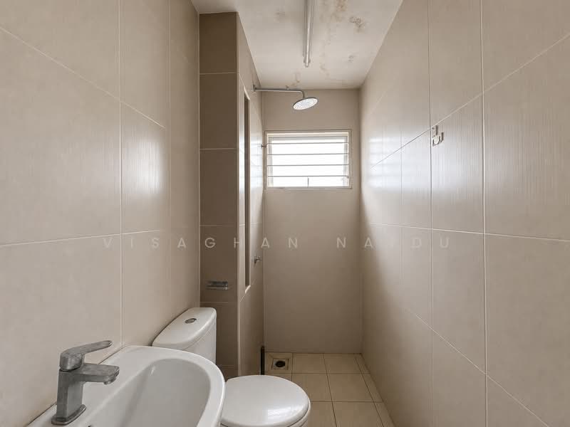 Semi-Detached House for Sale in Rawang (Selangor) - Visaghan Naidu - Bathroom - PropertyGuru.com.my