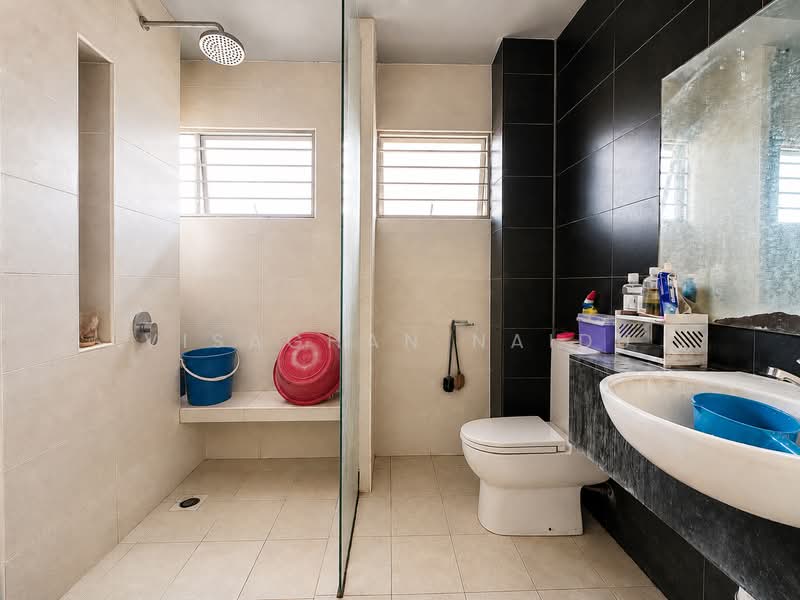 Semi-Detached House for Sale in Rawang (Selangor) - Visaghan Naidu - Bathroom - PropertyGuru.com.my
