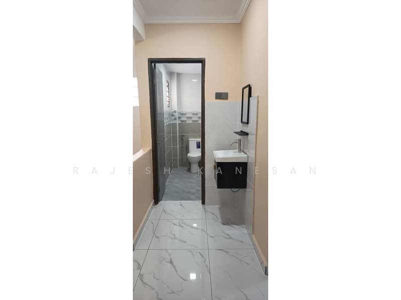 Terraced House for Sale in Bandar Country Homes (Rawang) - Rajesh Kanesan - Bathroom - PropertyGuru.com.my