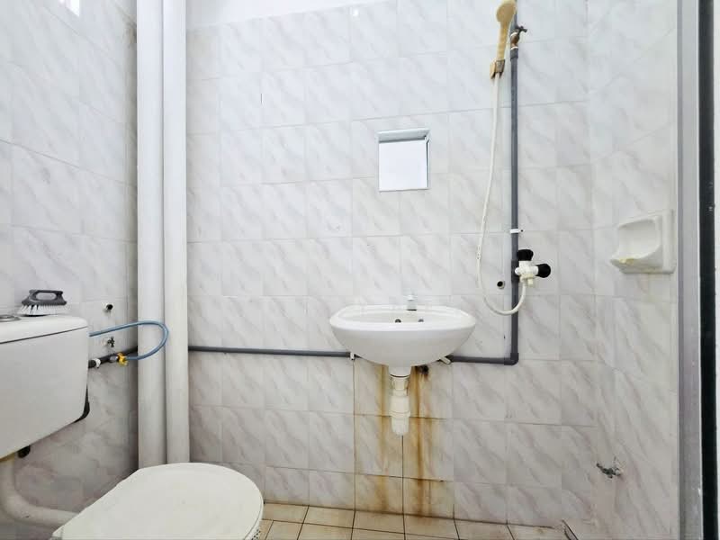 Pangsapuri untuk Dijual di Cheras Utama - Zul Syafiq - Bathroom - PropertyGuru.com.my