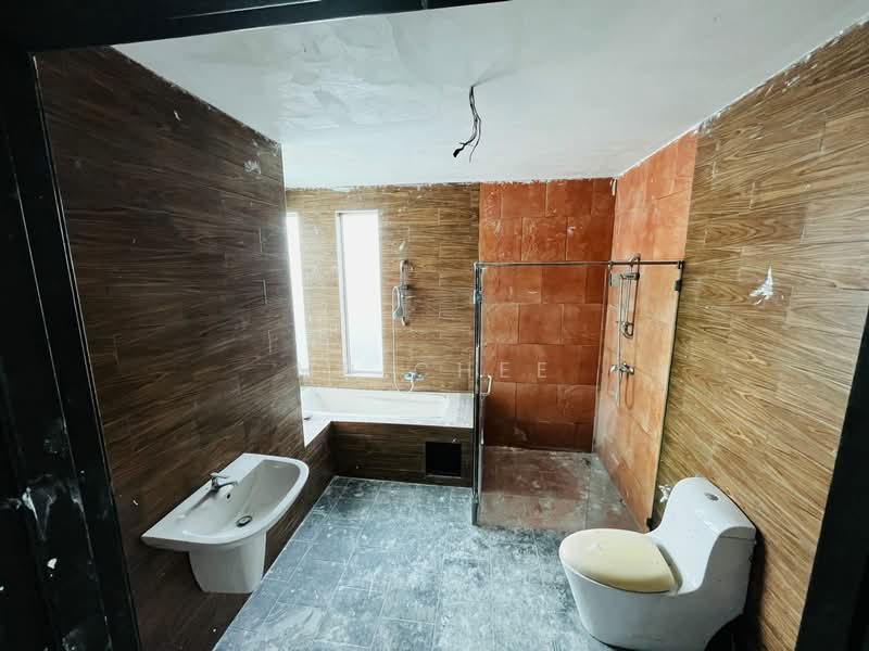 Cluster House for Sale in Anjung Tawas Sinaran (Ipoh) - Mr Chee - Bathroom - PropertyGuru.com.my