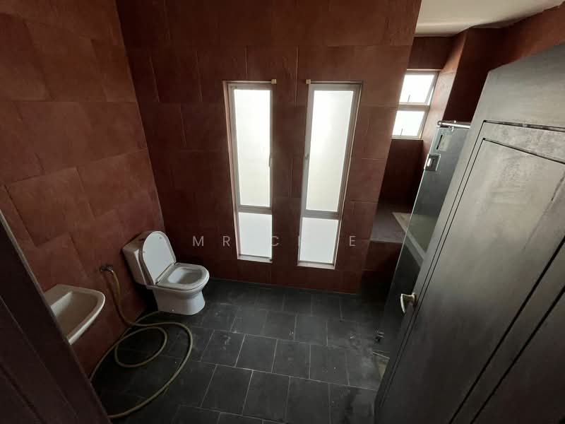 Cluster House for Sale in Anjung Tawas Sinaran (Ipoh) - Mr Chee - Bathroom - PropertyGuru.com.my