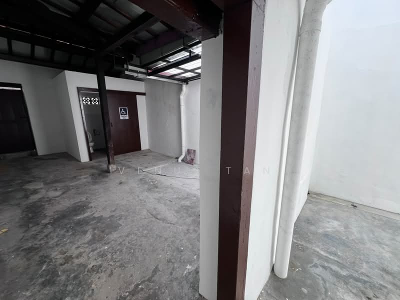 Shop for Rent in George Town (Penang) - Venus Tan - Bathroom - PropertyGuru.com.my