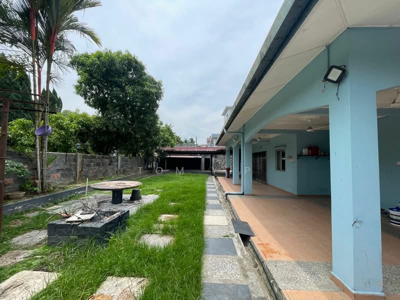 Bungalow House for Sale in Bandar Country Homes (Rawang) - Tom Yip - Exterior - PropertyGuru.com.my