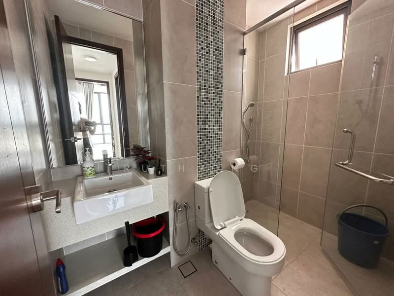 Kondominium untuk Disewa di Queens Residences Q2 @ Queens Waterfront - Ruth Ong - Bathroom - PropertyGuru.com.my