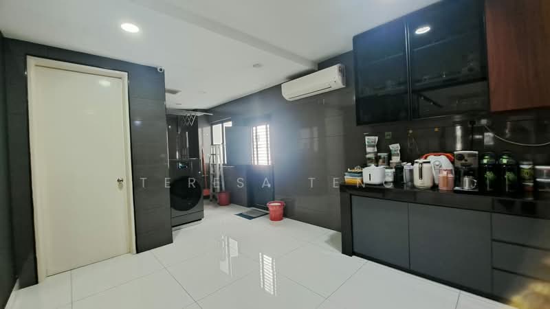 3-storey Terraced House for Sale in Ambang Botanic (Klang) - Teresa Teng - Kitchen - PropertyGuru.com.my