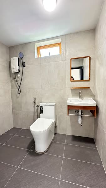 Rumah Teres 1 Tingkat untuk Disewa di Fettes Park (Tanjung Tokong) - Lilly . - Bathroom - PropertyGuru.com.my