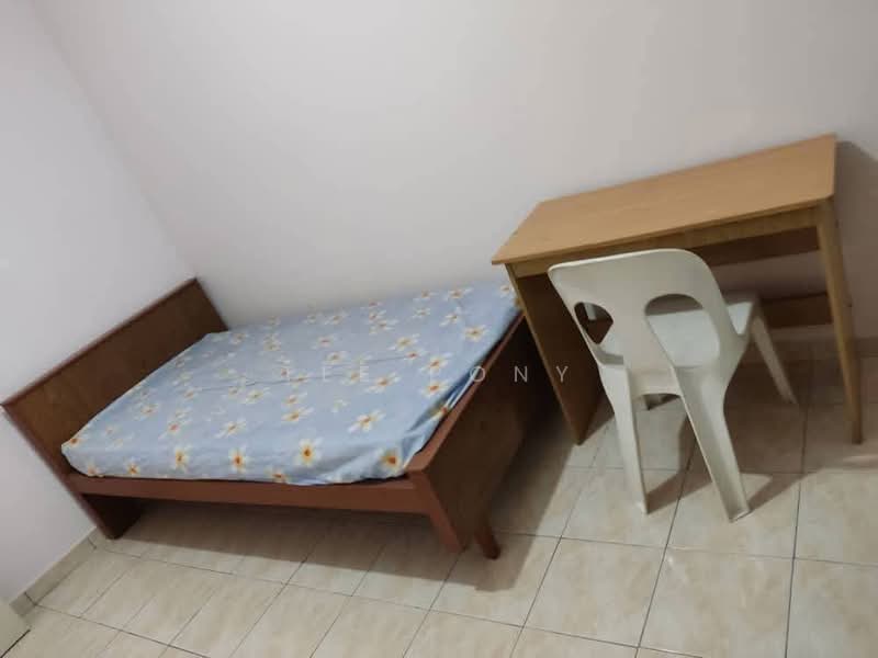 Pangsapuri untuk Dijual di Permai Lake View Apartment - Tee Pony - PropertyGuru.com.my