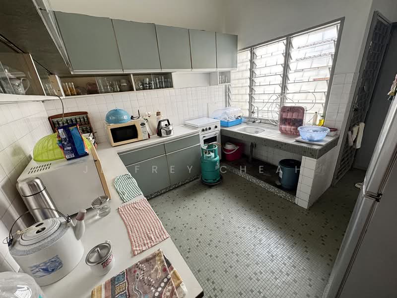 1-storey Terraced House for Sale in Kepong Baru (Kepong) - Jeffrey Cheah - Kitchen - PropertyGuru.com.my