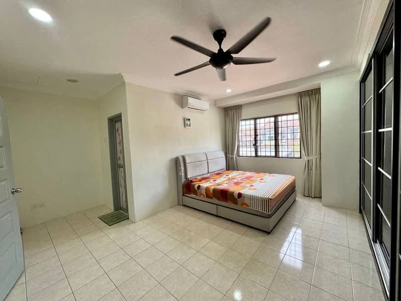 Rumah Teres 2 Tingkat untuk Dijual di Taman Universiti (Bangi) - Fazri . - PropertyGuru.com.my