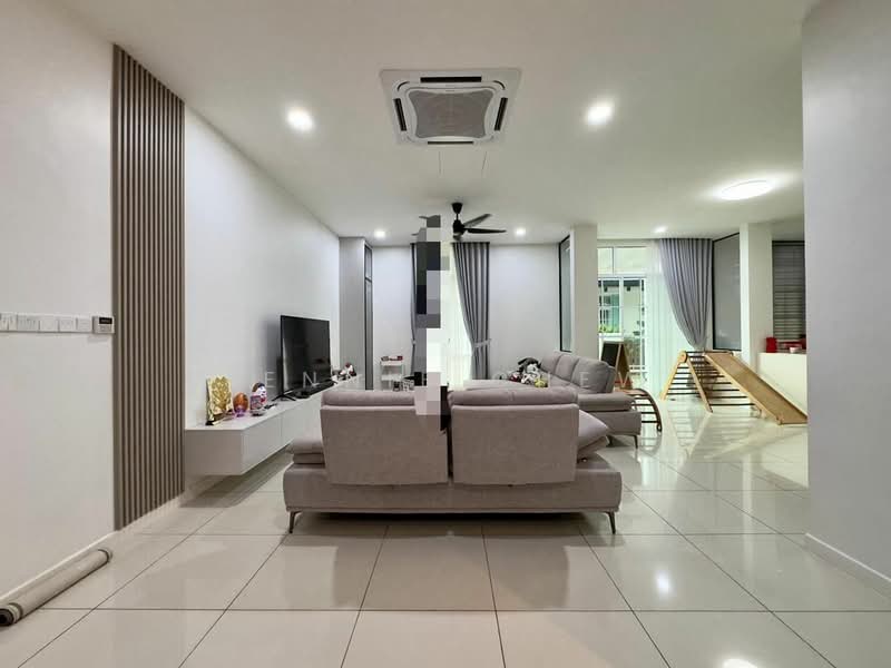 Rumah Berkembar untuk Dijual di Setia Eco Park (Setia Alam) - Jennie Chew - Living Room - PropertyGuru.com.my