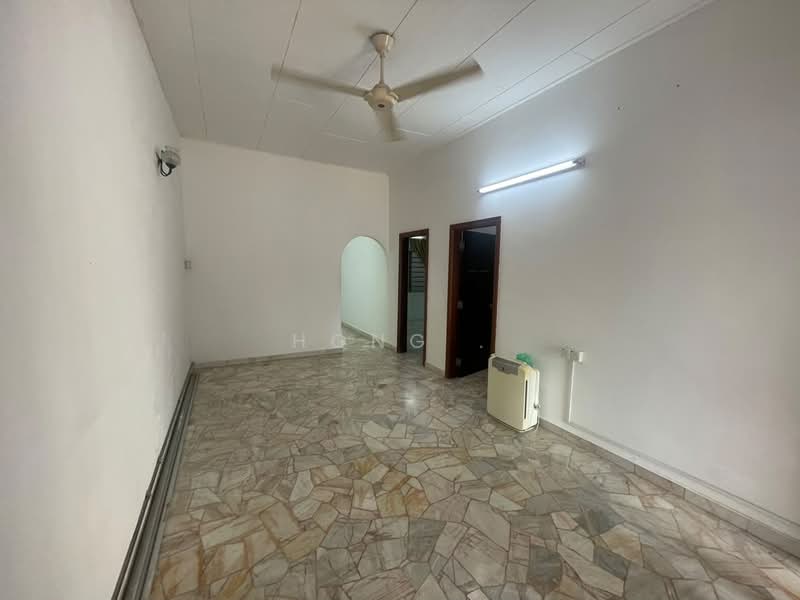 Terraced House for Sale in Taman Green Lane (Jelutong) - Hong . - Living Room - PropertyGuru.com.my