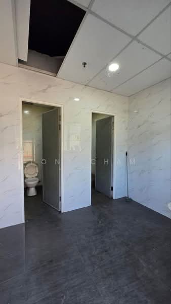Detached Factory for Rent in Sungai Kapar Indah Industrial Park (Kapar) - Tony Cham - Bathroom - PropertyGuru.com.my