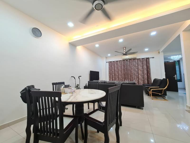 2.5-storey Terraced House for Sale in Taman Putra Prima (Puchong) - Jason Keong - Living Room - PropertyGuru.com.my