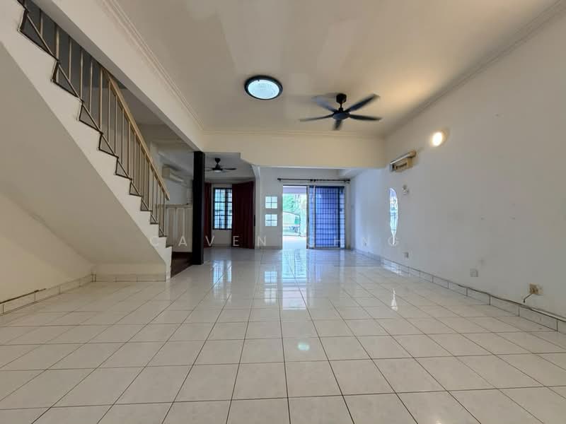 Rumah Teres 2 Tingkat untuk Dijual di Puchong (Selangor) - Caven Chng - Living Room - PropertyGuru.com.my