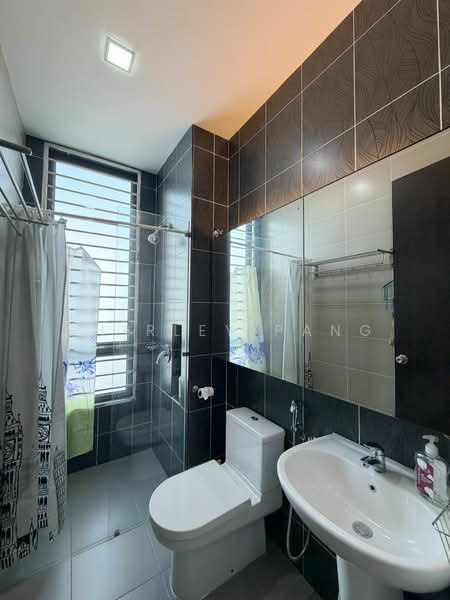 Rumah Berkembar untuk Dijual di Setia Eco Gardens (Gelang Patah) - Shirley Pang - Bathroom - PropertyGuru.com.my