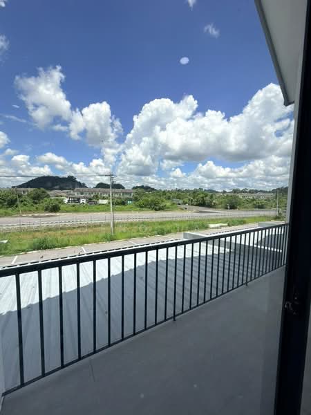 2-storey Terraced House for Rent in Kuching (Sarawak) - Jeno Tan - Balcony - PropertyGuru.com.my