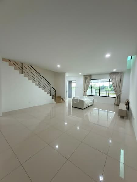 2-storey Terraced House for Rent in Kuching (Sarawak) - Jeno Tan - Living Room - PropertyGuru.com.my