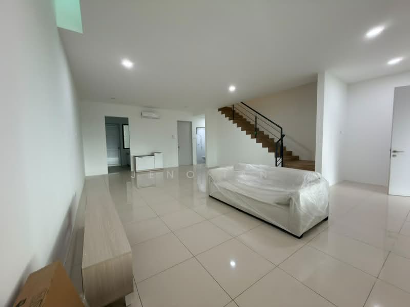 2-storey Terraced House for Rent in Kuching (Sarawak) - Jeno Tan - Living Room - PropertyGuru.com.my