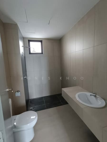 Kondominium untuk Dijual di D' Starlingtton - Agnes Khoo - Bathroom - PropertyGuru.com.my