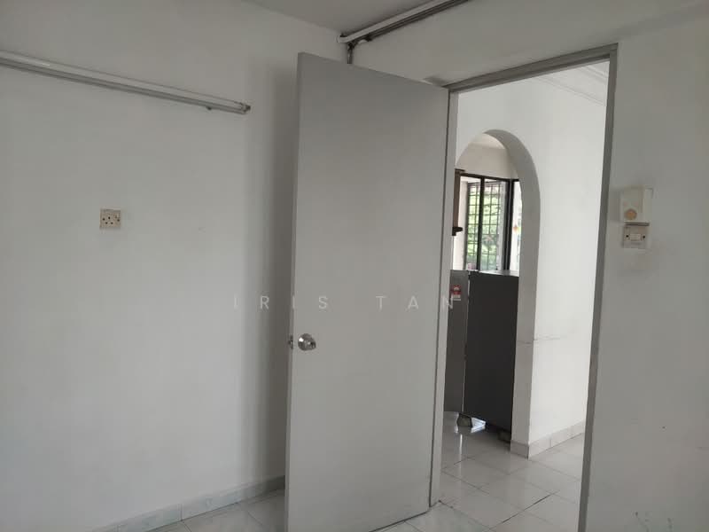Flat for Sale at Taman Lip Sin Block 1, 3 & 5 - Iris Tan - PropertyGuru.com.my