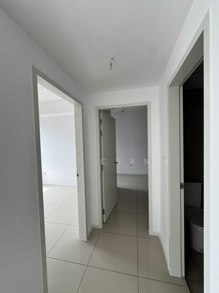Servis Apartment untuk Dijual di Est8 - TT Chan - Corridor - PropertyGuru.com.my