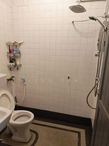 2-storey Terraced House for Rent in Kuching (Sarawak) - Jeno Tan - Bathroom - PropertyGuru.com.my