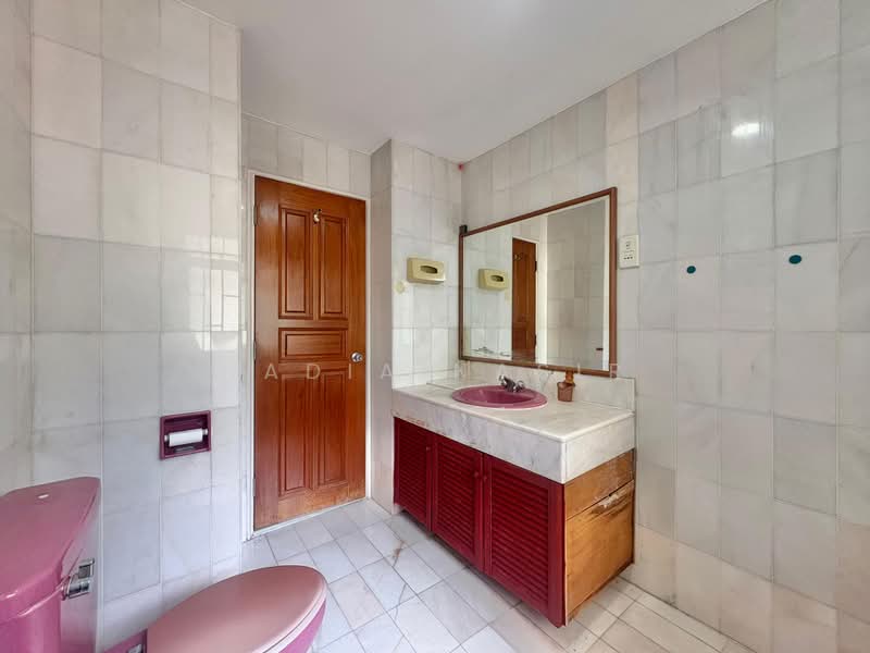 Kondominium untuk Dijual di Wickham Manor - Nadia Nasir - Bathroom - PropertyGuru.com.my