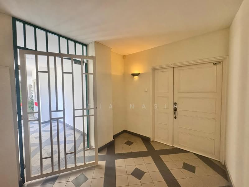 Kondominium untuk Dijual di Wickham Manor - Nadia Nasir - Entrance - PropertyGuru.com.my