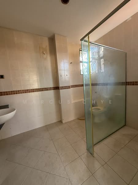 Bungalow for Sale in Taman Melawati (Ulu Kelang) - Marcus Chye - Bathroom - PropertyGuru.com.my