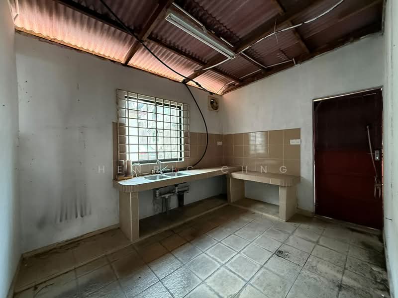 2-storey Terraced House for Sale in Senai (Johor) - Henric Chng - Kitchen - PropertyGuru.com.my