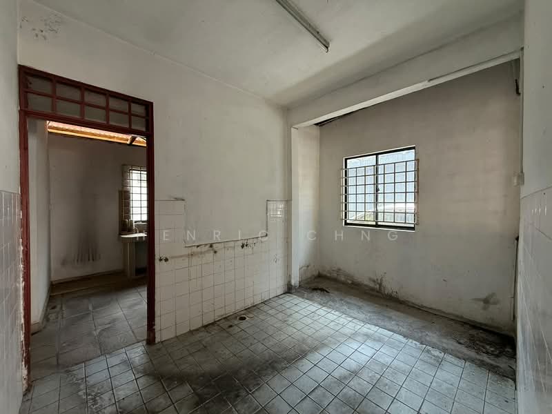 2-storey Terraced House for Sale in Senai (Johor) - Henric Chng - Kitchen - PropertyGuru.com.my