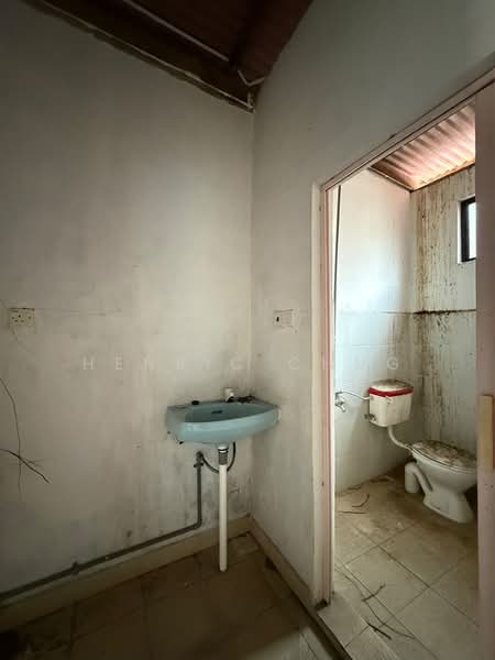 2-storey Terraced House for Sale in Senai (Johor) - Henric Chng - Bathroom - PropertyGuru.com.my