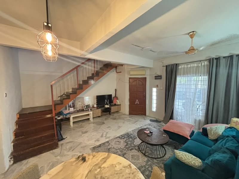 2-storey Terraced House for Sale in Taman Kepong Indah (Kepong) - Ken Lai - Living Room - PropertyGuru.com.my