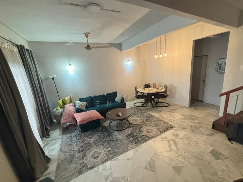2-storey Terraced House for Sale in Taman Kepong Indah (Kepong) - Ken Lai - Living Room - PropertyGuru.com.my