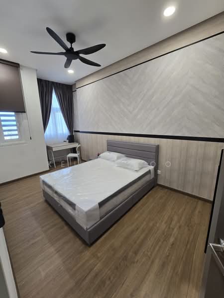 Service Residence for Sale at Met 1 Residences - Kelvin Loo - Bedroom - PropertyGuru.com.my