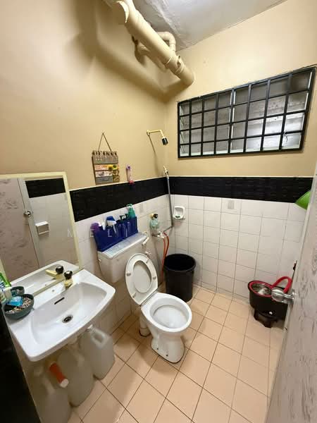 Apartment for Sale at Sri Putra Apartment - Melinda Ee - Bathroom - PropertyGuru.com.my